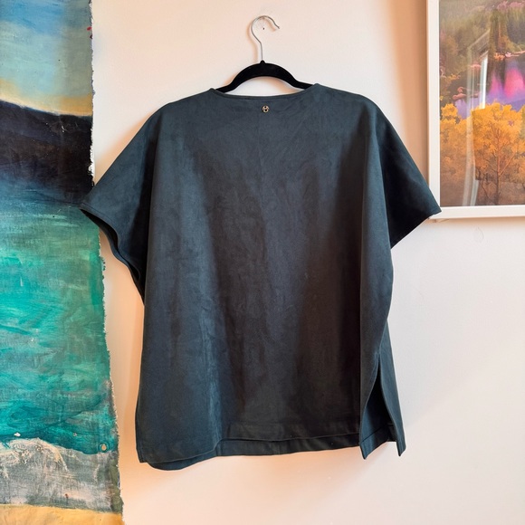 Marie Oliver Olive Green Faux Suede Boxy Top V-neck Medium Split Side - Picture 2 of 5